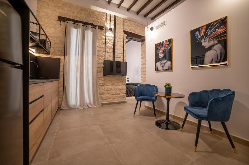 Apartamentos Loliqui centro Alicante - image 26