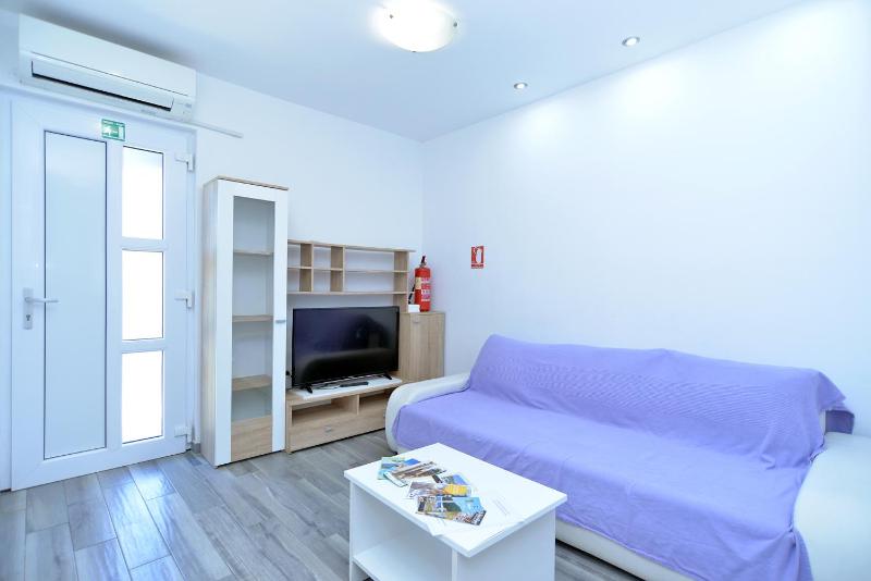 Apartment image 3