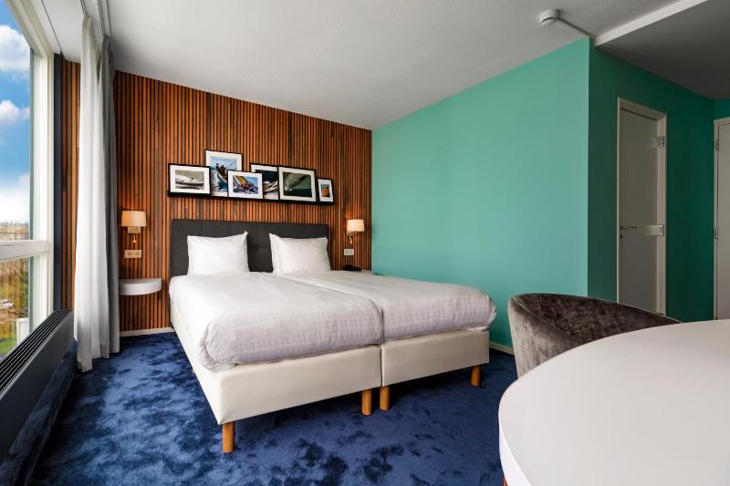 Twin Room image 1