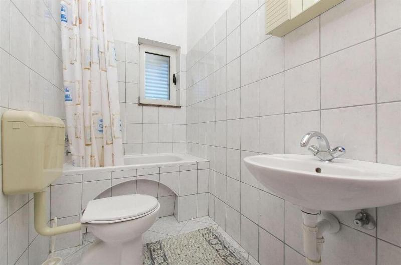 One-Bedroom Apartment - Second Floor image 2