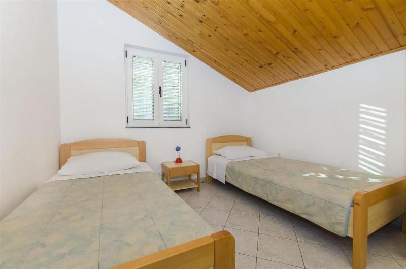 One-Bedroom Apartment with Balcony image 3