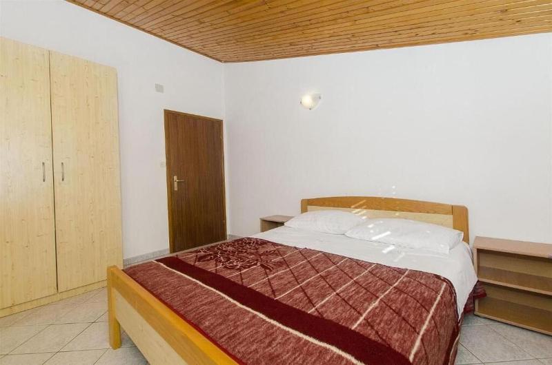 One-Bedroom Apartment - Second Floor image 3