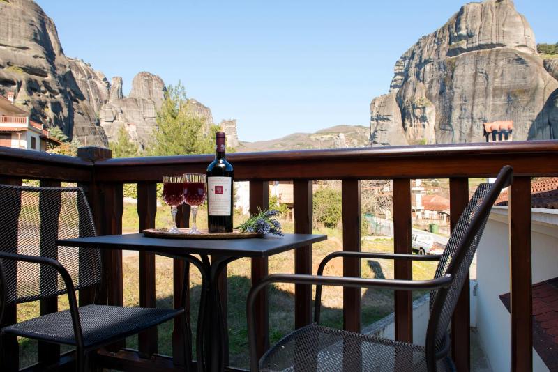 Suite with Panoramic Meteora View image 4