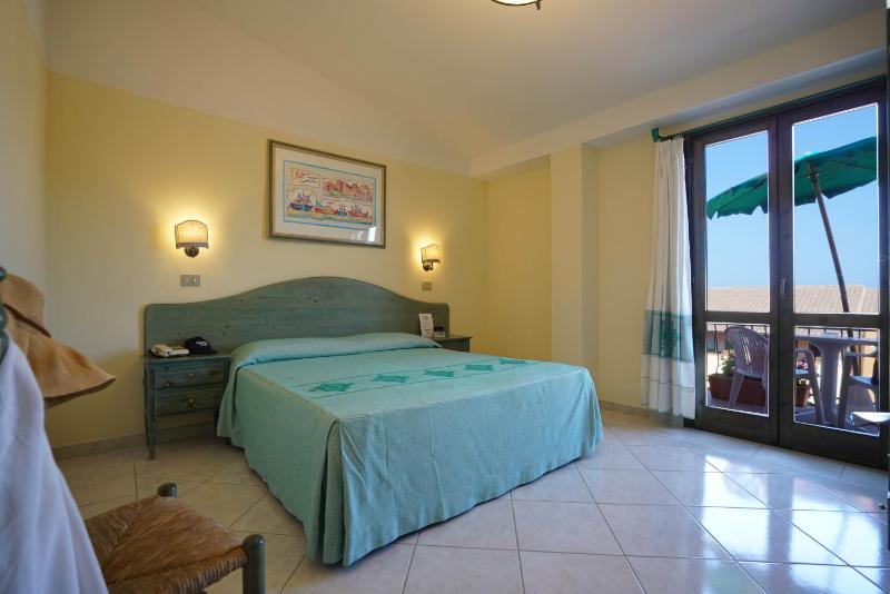 Double Room image 2