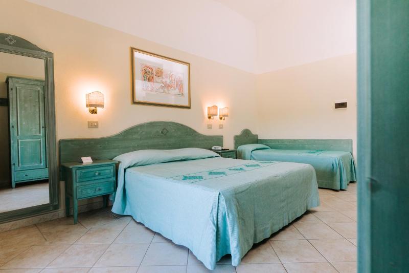 Classic Triple Room image 3