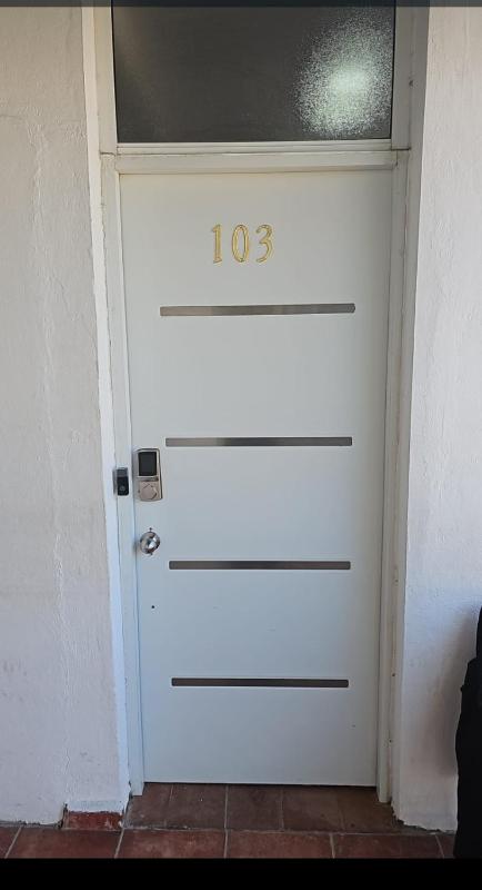 4 Bedroom 4 Bath & Laundry Room Apartment - image 2
