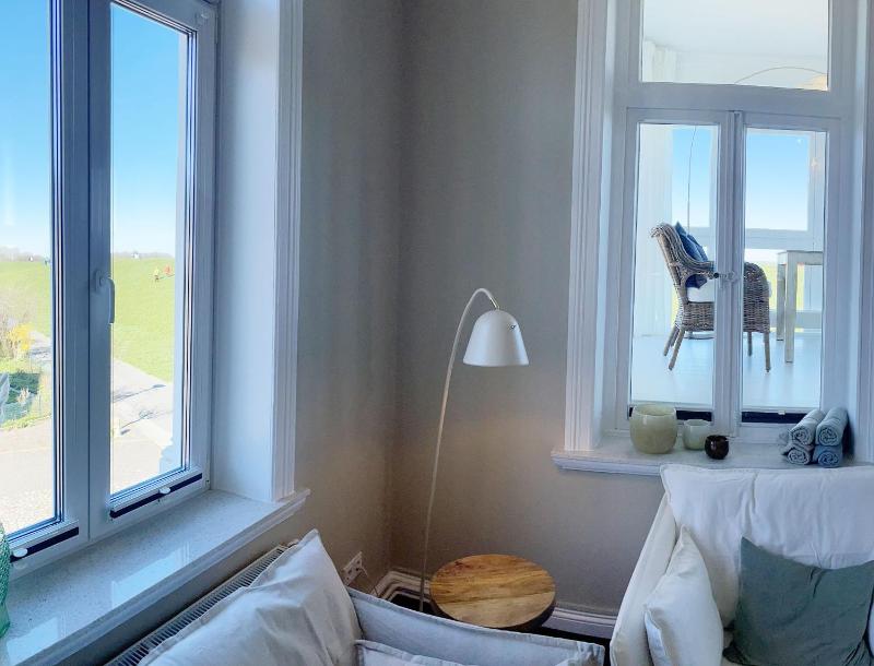 Apartment with Sea View image 3