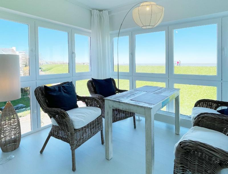 Apartment with Sea View image 4