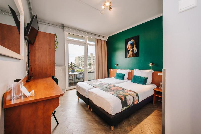 Double or Twin Room with Balcony image 1