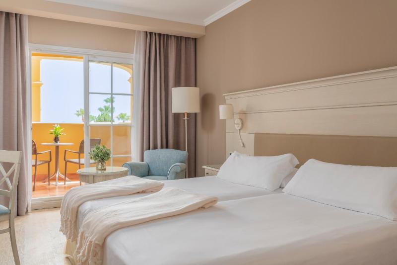 Double Room image 4