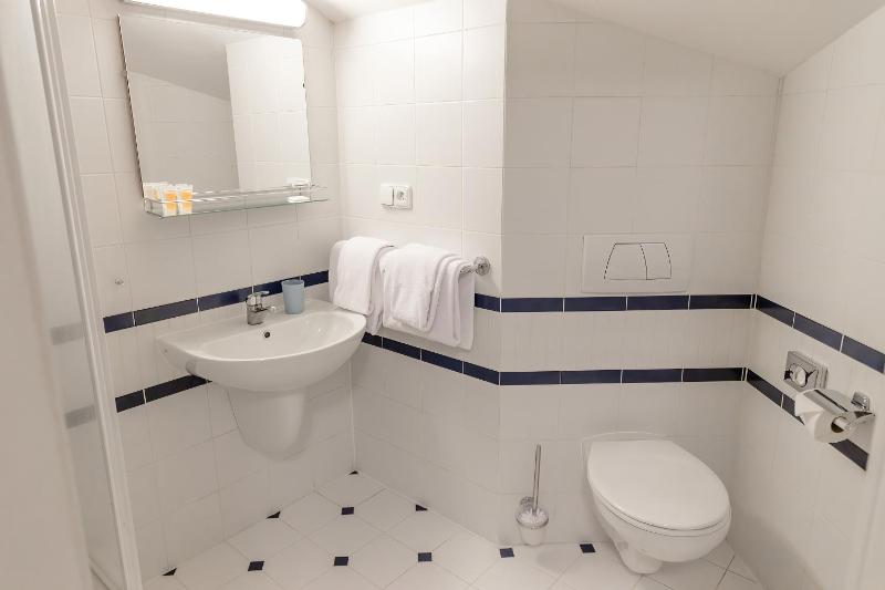 Studio Apartment - Attic image 4