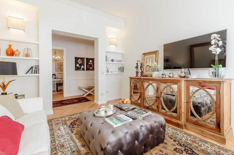 Graziella LUXURY APARTMENT 2 bedrooms Terrace and Private Parking downtown Lucca - image 11
