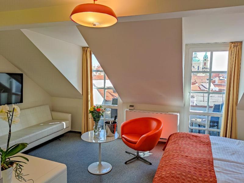 Superior Top View image 3