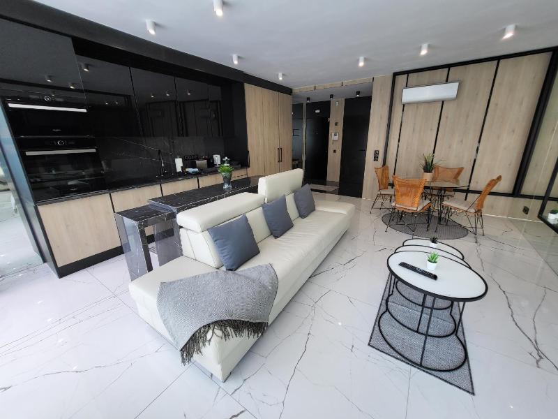 Sea View Luxury Apartment - Playa del Duque - image 3