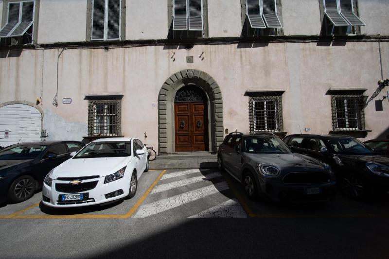 Venus Luxury Apartment in Center Town - image 20
