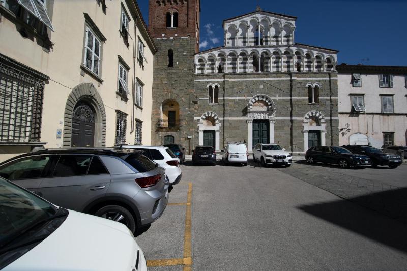 Venus Luxury Apartment in Center Town - image 24