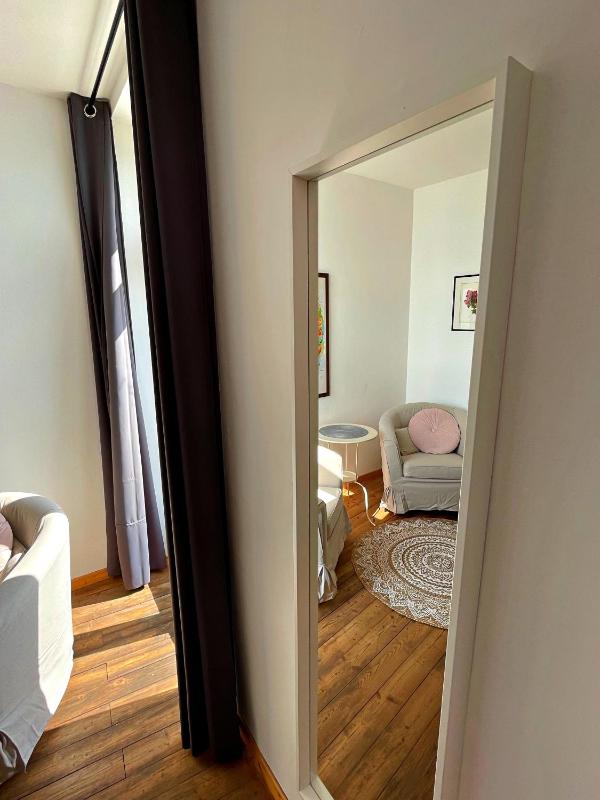 Large Double Room image 4