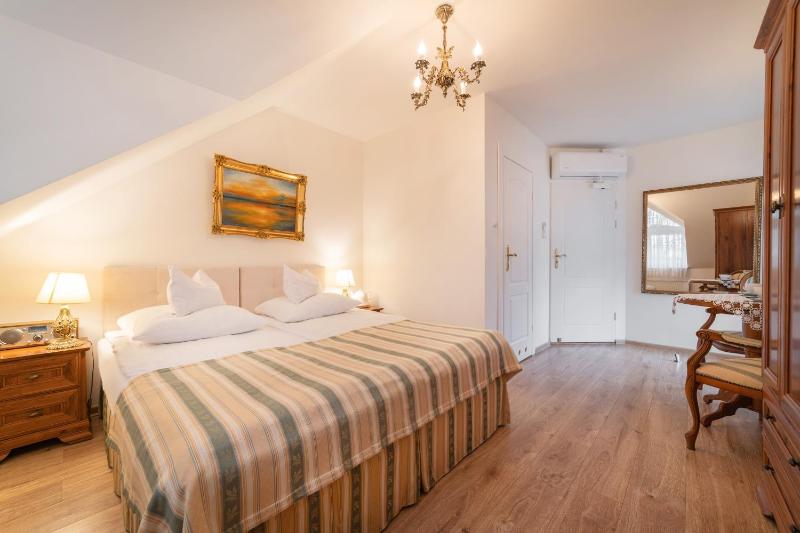 Double Room image 1