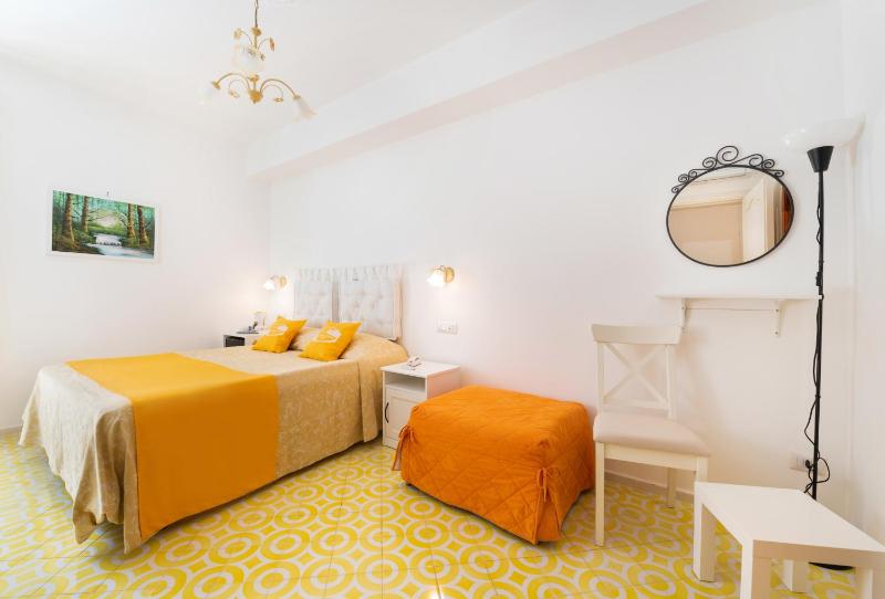 Double or Twin Room with Sea View image 3