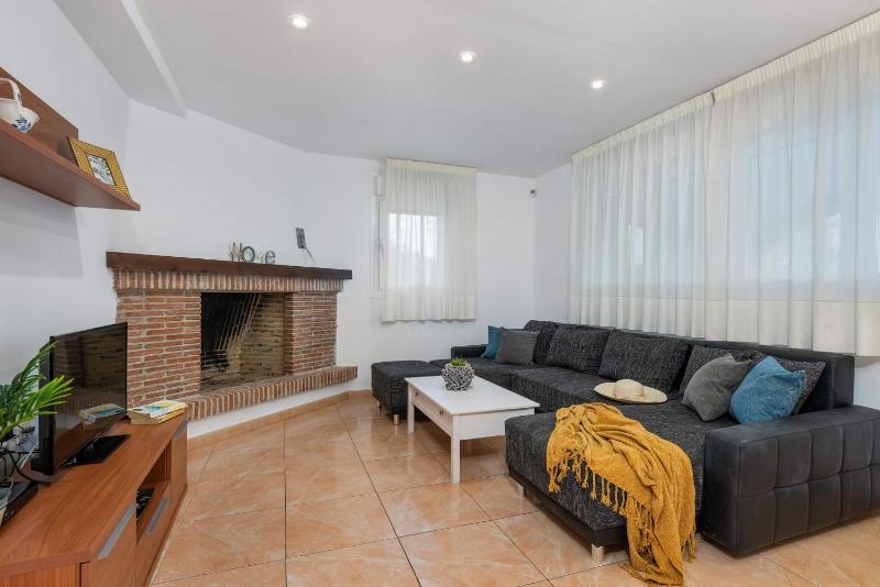 Villa Caleta - PlusHolidays - image 6