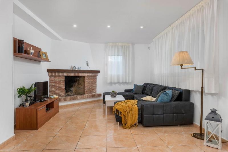 Villa Caleta - PlusHolidays - image 3