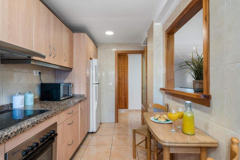 Villa Caleta - PlusHolidays - image 10