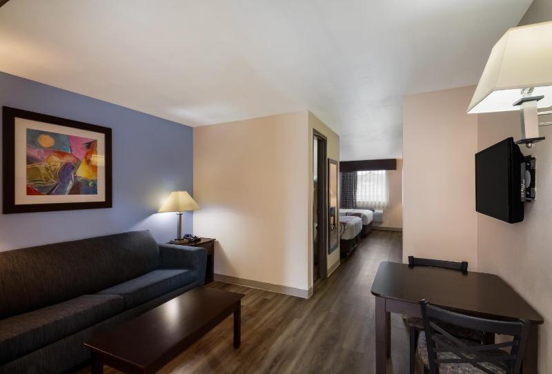 Queen Suite with Two Queen Beds and Sofa Bed image 4