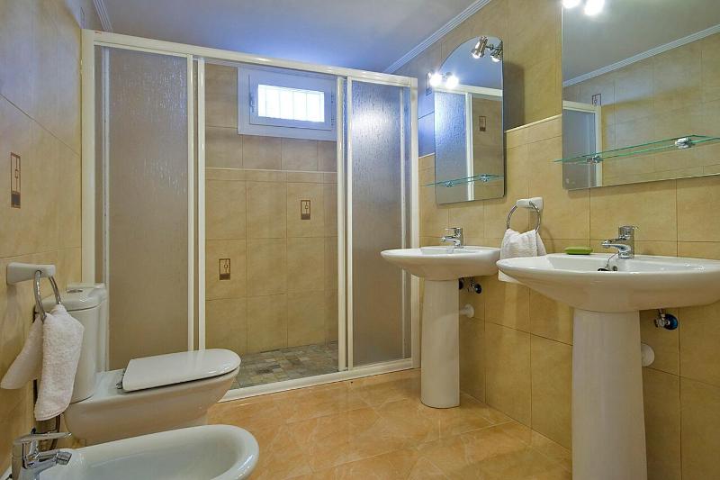 Villa Calalga - PlusHolidays - image 14