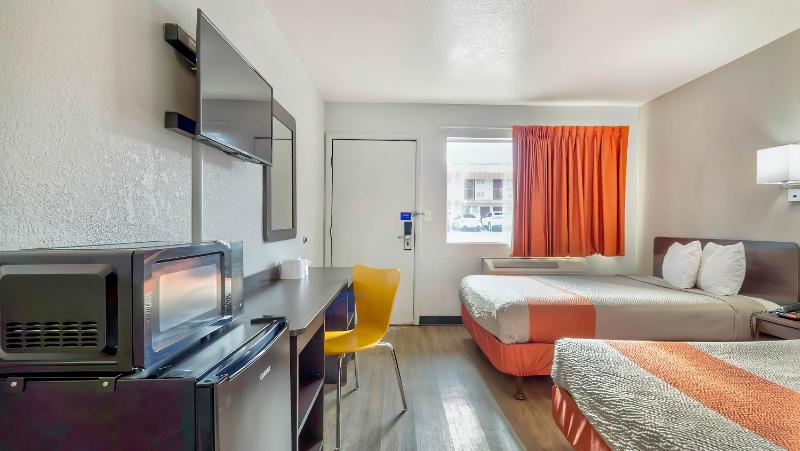 Quadruple Room - Disability Access image 3