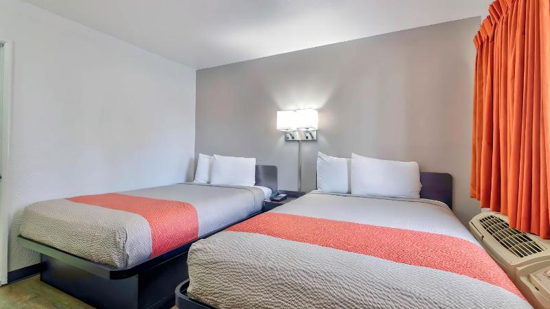 Quadruple Room - Disability Access image 2