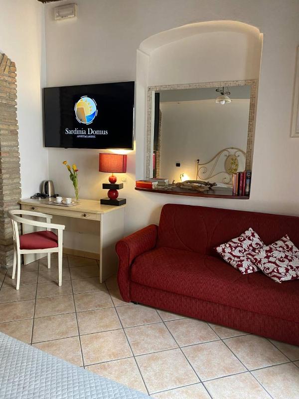 Family Room image 4