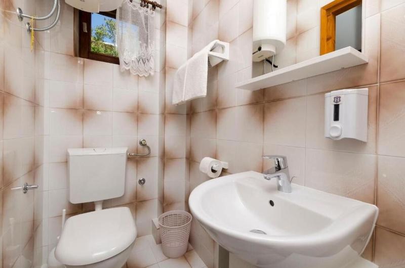 Two-Bedroom Apartment with Terrace image 4