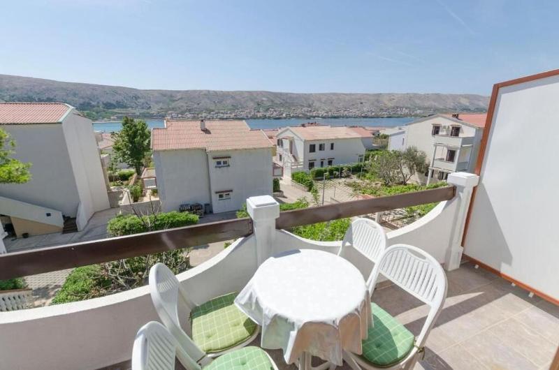 Two-Bedroom Apartment with Balcony image 1