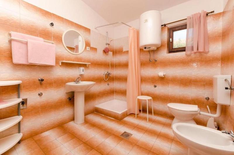 Two-Bedroom Apartment with Balcony image 4