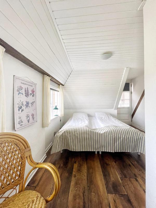 Double or Twin Room with Private Bathroom image 3