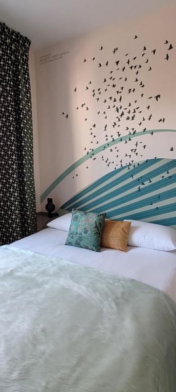 Single Room (Big bed) with Garden View image 1