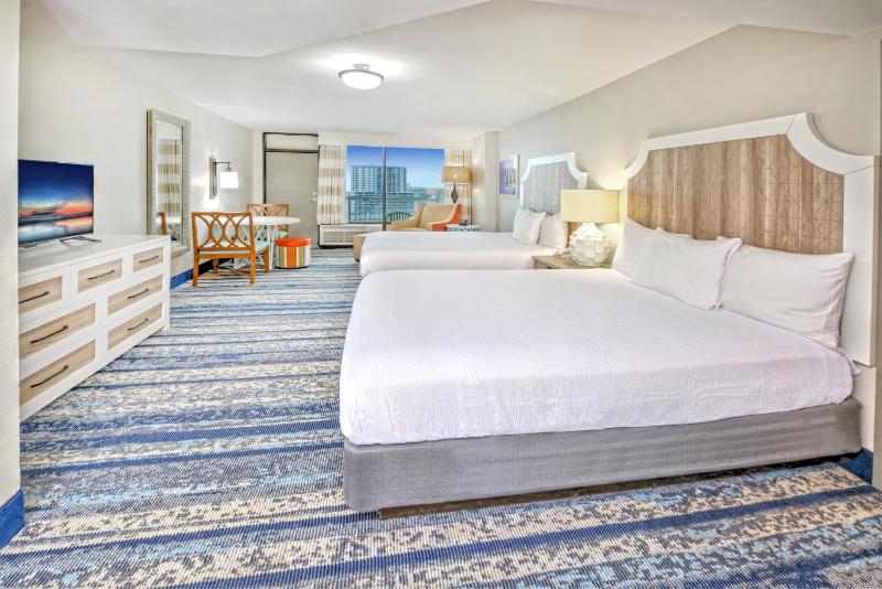 Queen Room with Two Queen Beds - Ocean View image 3
