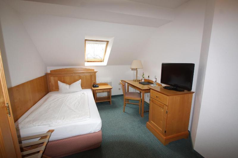 Single Room image 3