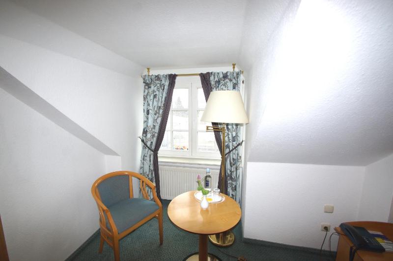 Small Double Room image 4