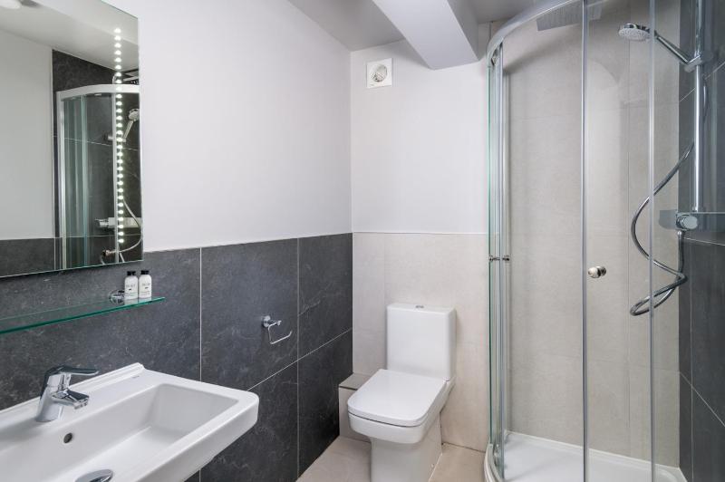 Keswick Lake Road Apartments - image 3