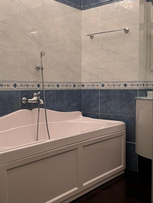 Piazza Maggiore Luxury Apartment by Synergy - image 9