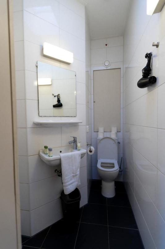 One-Bedroom Apartment image 2