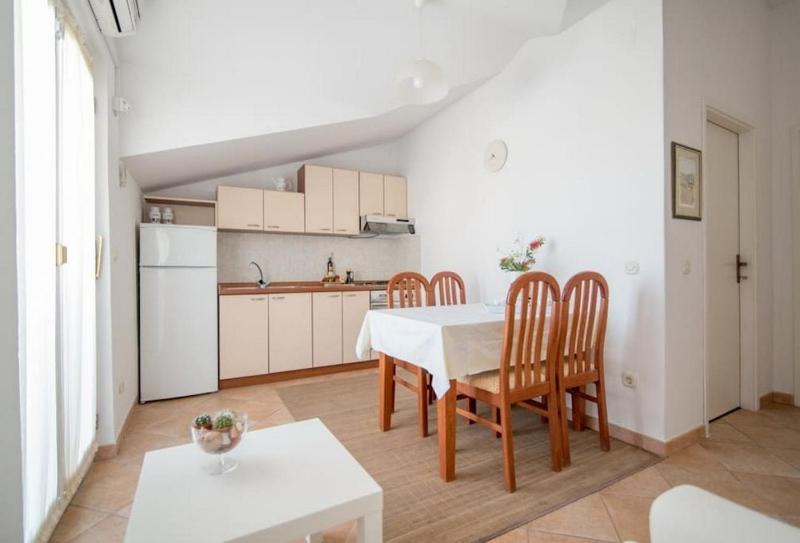 Family-friendly apartments with swimming pool Supetar Brac - 16774 - image 26