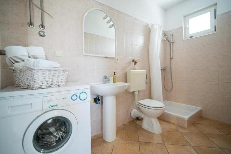 Family-friendly apartments with swimming pool Supetar Brac - 16774 - image 33