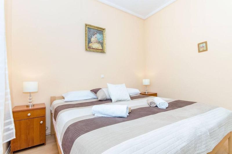 Apartments with parking space Kastel Novi Kastela - 20997 - image 2