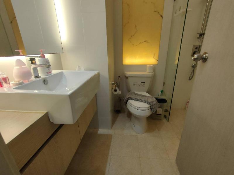 403C - Luxurious 1-BR Condo with Pool View in Pattaya - image 24