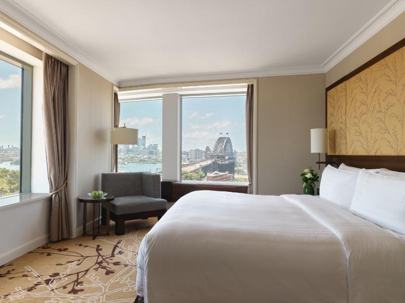 Harbour Bridge Suite with Club Lounge Access image 4
