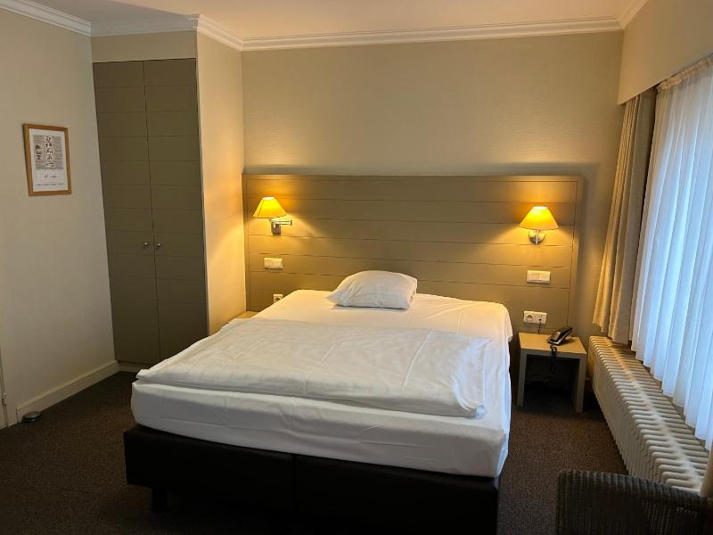 Economy Single Room image 4
