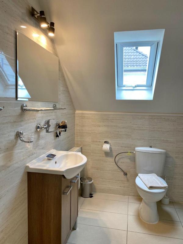 Double Room image 1