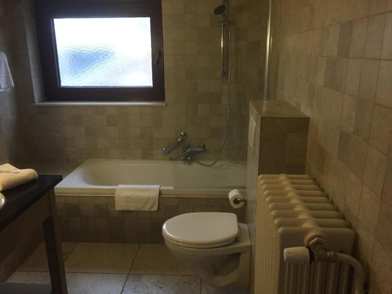 Large Double Room image 4